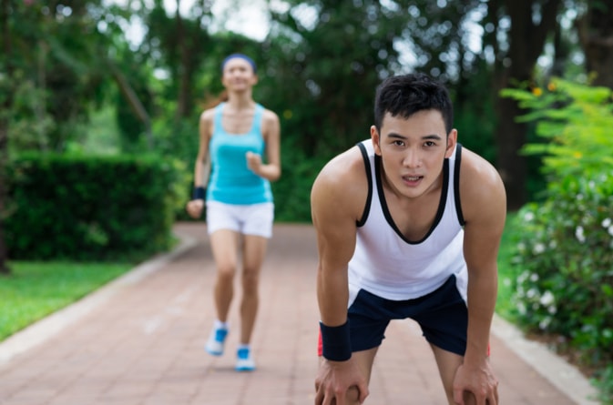 Đeo khẩu trang khi chạy bộ, chàng trai Trung Quốc bị thủng phổi. Ảnh minh họa.