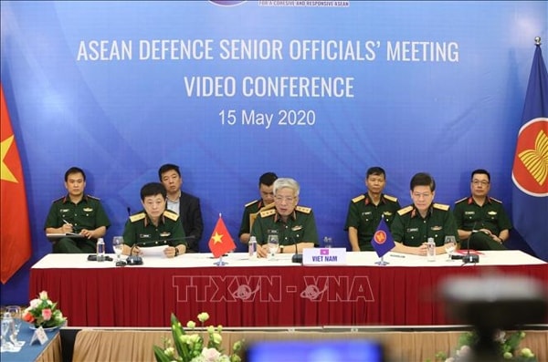Thượng tướng Nguyễn Chí Vịnh, Thứ trưởng Bộ Quốc phòng, Trưởng ADSOM Việt Nam chủ trì hội nghị. Ảnh: TTXVN