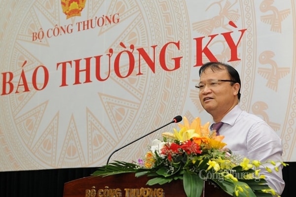 Ông Đỗ Thắng Hải phát biểu tại buổi họp báo thường kỳ của Bộ Công Thương
