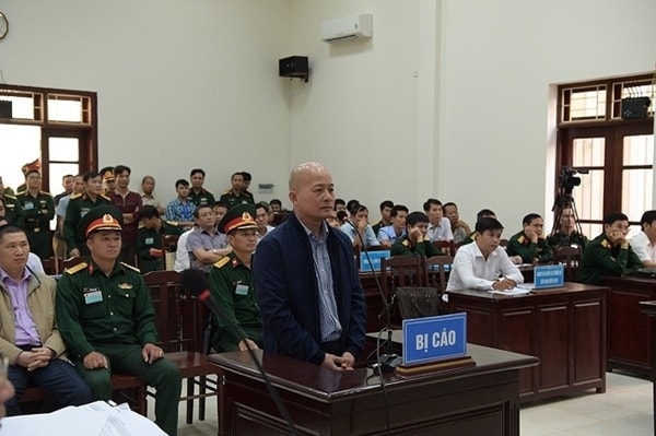 Bị cáo Đinh Ngọc Hệ tại phiên tòa xét xử phúc thẩm về tội “Lợi dụng chức vụ, quyền hạn trong khi thi hành công vụ” và tội “Sử dụng giấy tờ giả của cơ quan, tổ chức”, tháng 10/2018