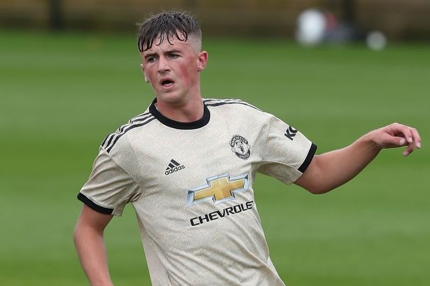 Charlie Wellens ký hợp đồng mới với Manchester United. Ảnh: Manchestereveningnews