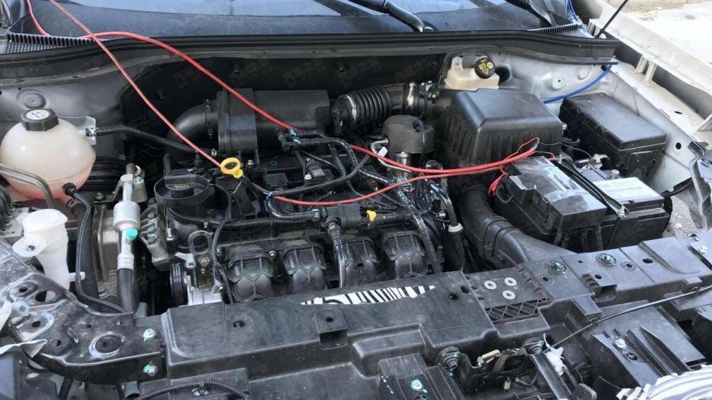 Nhiều khả năng xe sẽ được trang bị động cơ diesel 2.0L tăng áp đơn và tăng áp kép, kết hợp với hộp số tự động 10 cấp.