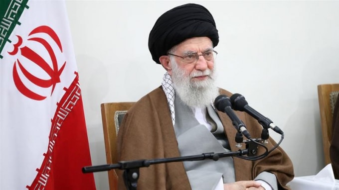 Lãnh tụ tối cao Iran, Ali Khamenei đe dọa trục xuất Mỹ khỏi Iraq và Syria - Ảnh: Reuters