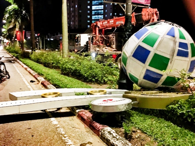 Các thanh thép chịu lực đã bị gãy hoàn toàn