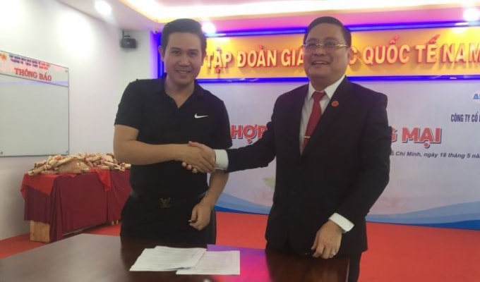 Chủ tịch HĐQT Tập đoàn Giáo dục Quốc tế Nam Việt Nguyễn Đức ký kết hợp tác thương mại với Chủ tịch Tập đoàn Asanzo Phạm Văn Tam