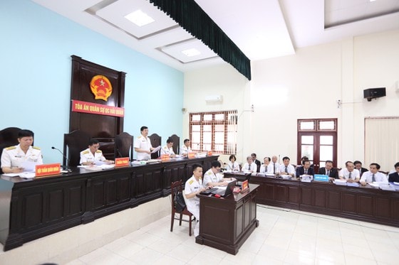 Phiên tòa xét xử vụ án cựu Thứ trưởng Bộ Quốc phòng Nguyễn Văn Hiến và đồng phạm bước sang ngày thứ 2.