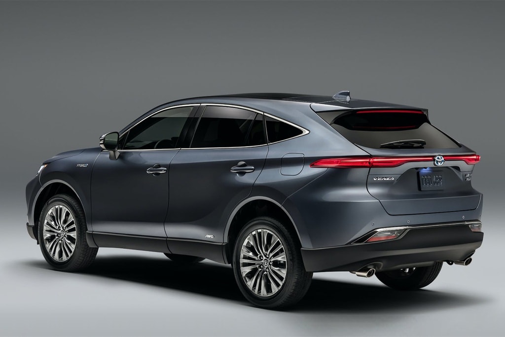 Toyota Venza 2021 được định vị là dòng sản phẩm cao cấp trong nhóm xe crossover gầm cao của hãng xe Nhật Bản.