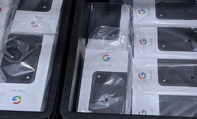 Chiếc hộp đựng và Pixel 4a được cho đã xuất hiện tại một nhà máy ở Việt Nam.
