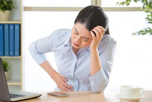 Ung thư dạ dày giai đoạn sau thường gây đau bụng, buồn nôn, toàn thân thiếu máu, gầy sút. Ảnh minh họa