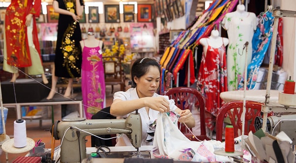 5 triệu hộ kinh doanh vẫn nằm ngoài luật. Ảnh: TL