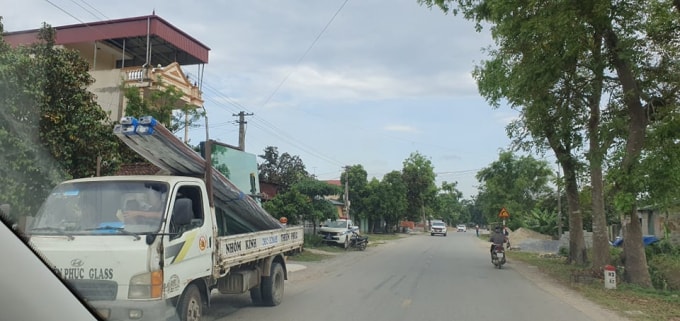 Phòng CSGT Công an tỉnh Thanh Hóa kiểm tra phương tiện trên địa bàn huyện Thiệu Hóa. Ảnh chụp ngày 20/5/2020.