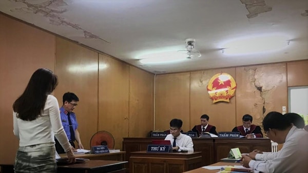 Phiên tòa phúc thẩm xét xử bị cáo Nguyễn Thị Kim Vàng