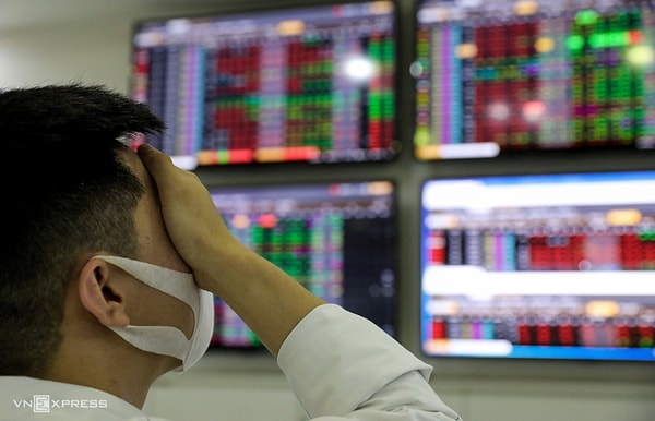 Phiên cuối tuần, VN-Index mất 9,99 điểm. Ảnh minh họa/VNE