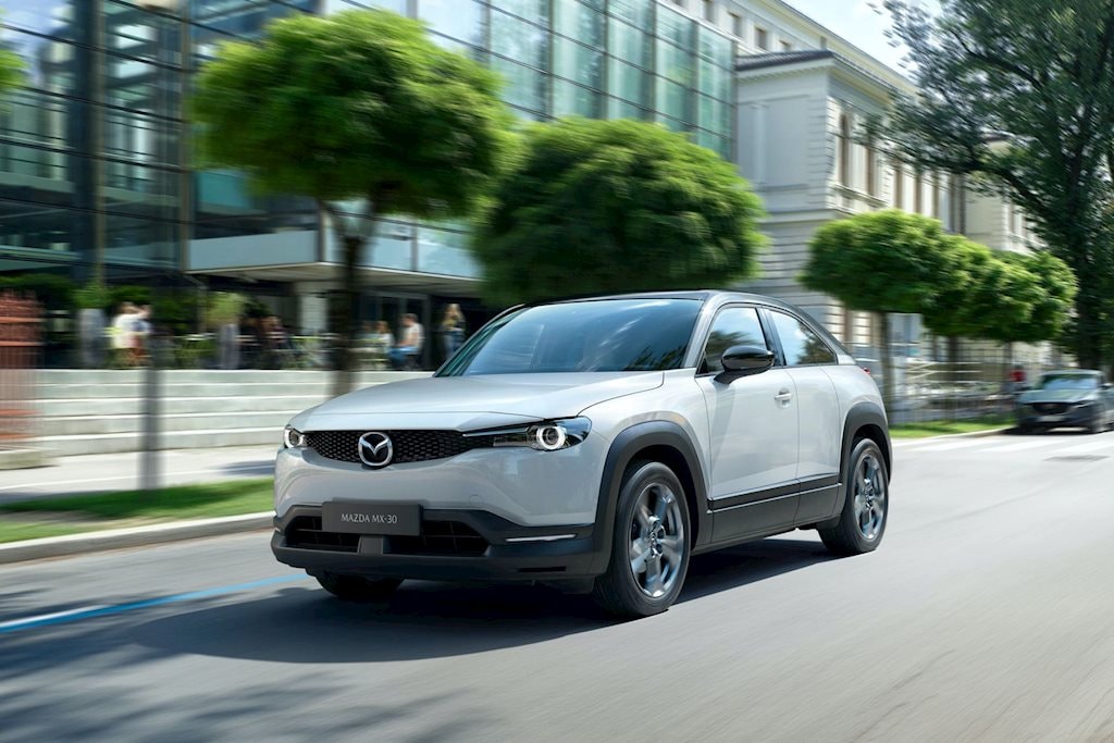 MX-30 là mẫu xe điện đầu tiên của Mazda lên dây chuyền sản xuất: Ảnh: carscoop