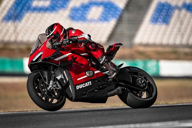 Chỉ có 500 chiếc Panigale V4 Superleggera được sản xuất, và mức giá xuất xưởng khoảng 165.000 USD.