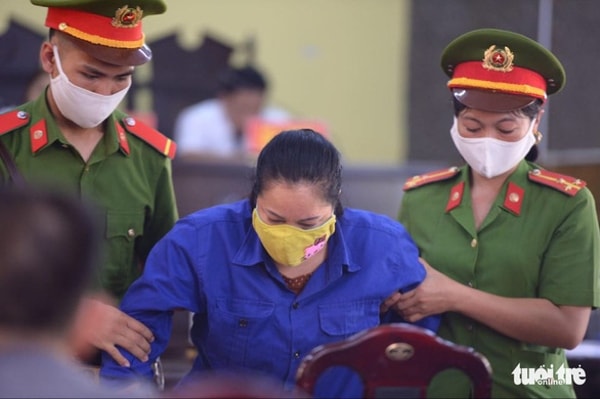 Bị cáo Cầm Thị Bun Sọn tại tòa. Ảnh: TTO