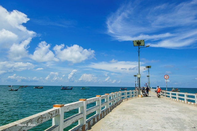 Cầu cảng
