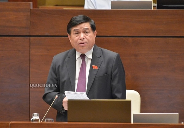 Bộ trưởng Bộ Kế hoạch và Đầu tư Nguyễn Chí Dũng giải trình ý kiến đại biểu Quốc hội, chiều 26/5. Ảnh; quochoi.vn