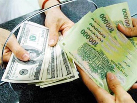 Cảnh giác trước chiêu bài đổi ngoại tệ của khách nước ngoài. Ảnh minh họa.
