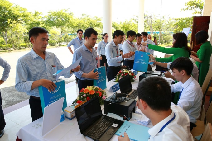 Kiểm tra tư cách cổ đông trước khi bắt đầu đại hội.