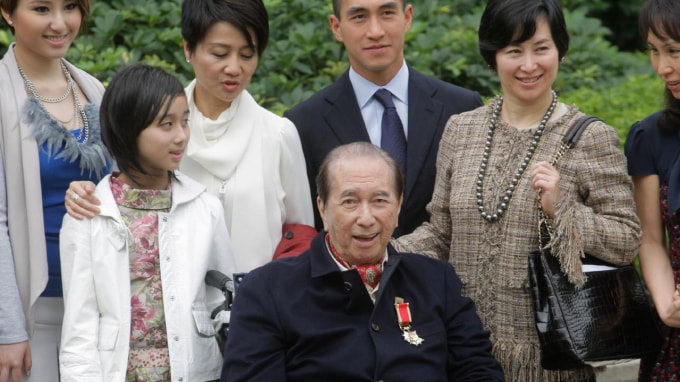 Stanley Ho và đại gia đình của mình.