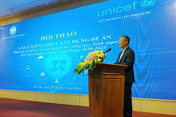 Thứ trưởng Bộ TT&TT Nguyễn Thành Hưng phát biểu khai mạc hội thảo( nguồn: internet)
