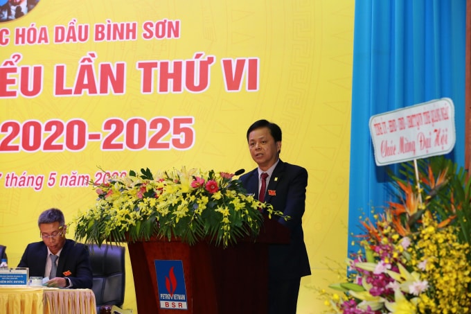 Chủ tịch HĐQT BSR Nguyễn Văn Hội trình bày báo cáo kiểm điểm của tập thể Ban chấp hành Đảng bộ Công ty BSR nhiệm kỳ 2015 - 2020.