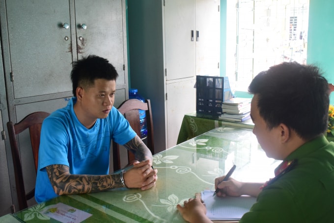 Đối tượng Quang Camel tại cơ quan công an.