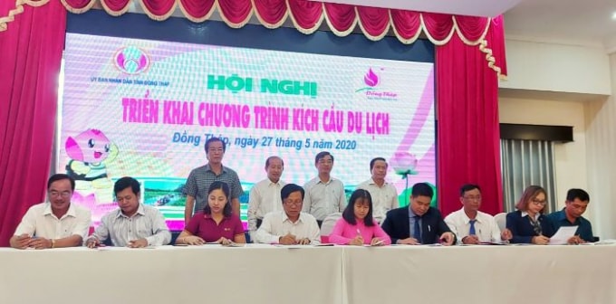 Các doanh nghiệp ký kết hợp tác chương trình kích cầu du lịch tỉnh Đồng Tháp