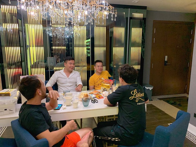 Thú vui của hội bạn Trấn Thành cũng đủ