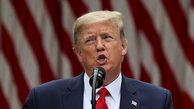 Tổng thống Donald Trump tuyên bố cắt ưu đãi thương mại đặc biệt với Hong Kong - Ảnh: Rueters