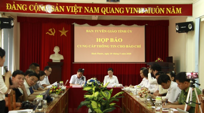 Toàn cảnh buổi họp báo về vụ việc. Ảnh: TS