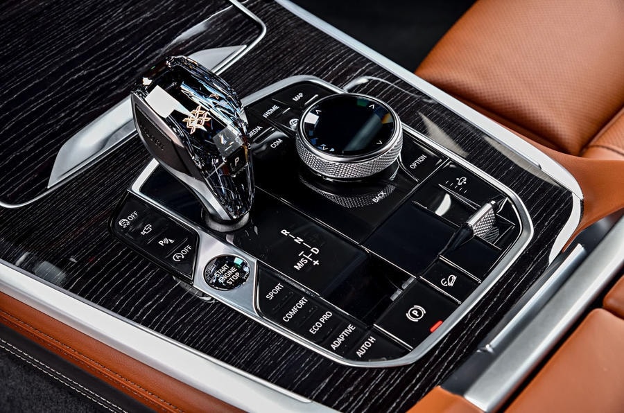 Nhìn chung, các chi tiết nội thất trên BMW X7 M50i đều được hoàn thiện ở mức tinh xảo và có tính thẩm mỹ cao, xứng đáng với mức giá hạng sang của xe.