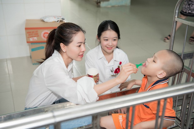 hoa hậu tiểu vy3