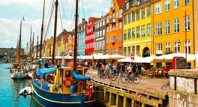 Biểu tình ủng hộ George Floyd đã diễn ra tại Copenhagen, Đan Mạch - Ảnh: Reuters