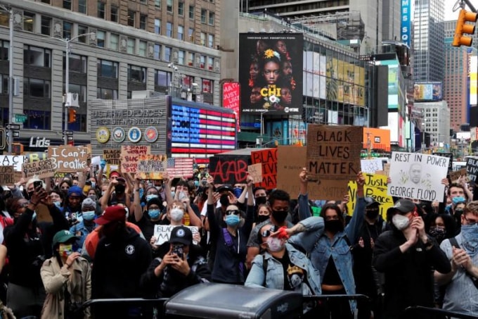 Người dân biểu tình tại thành phố New York, Mỹ. Ảnh: Reuters