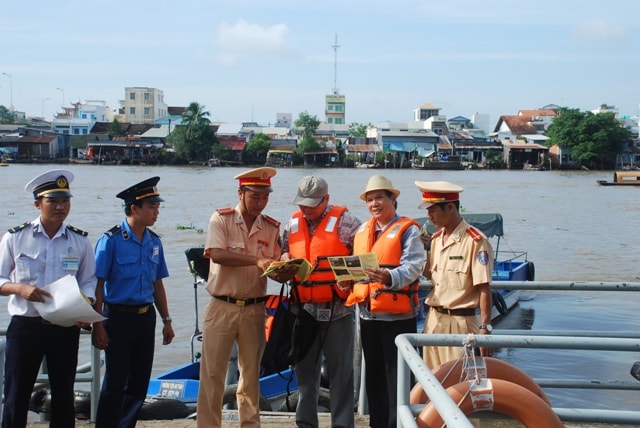 Ủy ban ATGT Quốc gia đề nghị các đơn vị liên quan thực hiện các giải pháp bảo đảm an toàn giao thông đường thủy trong mùa mưa bão 2020. Ảnh minh họa