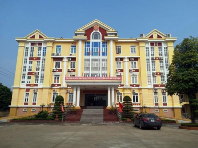 UBND huyện Hậu Lộc, nơi phòng làm việc của Phó Chủ tịch UBND huyện Nguyễn Văn Long bị biến thành chiếu bạc. Ảnh: TL