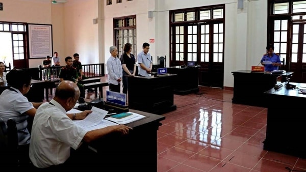 Phiên tòa xét xử các bị cáo