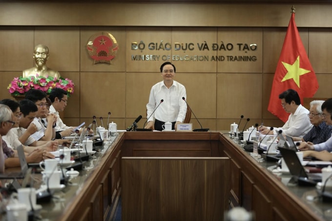 Tiến tới Bộ Giáo dục và Đào tạo sẽ công nhận dạy học trực tuyến là phương thức dạy học chính thức (ảnh TL).