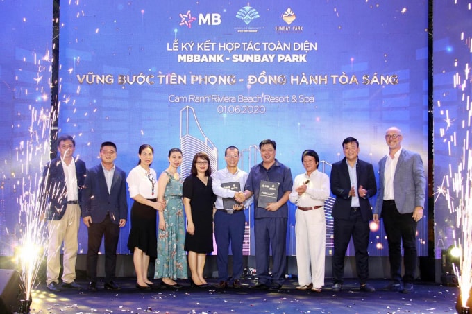 Ký kết hợp tác toàn diện với tổng hạn mức giai đoạn 1 của hai hợp đồng là 2.300 tỷ đồng.