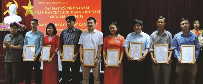 Giải báo chí tỉnh Bắc Kạn luôn thu hút đông đảo người làm báo trong và ngoài tỉnh tham gia.