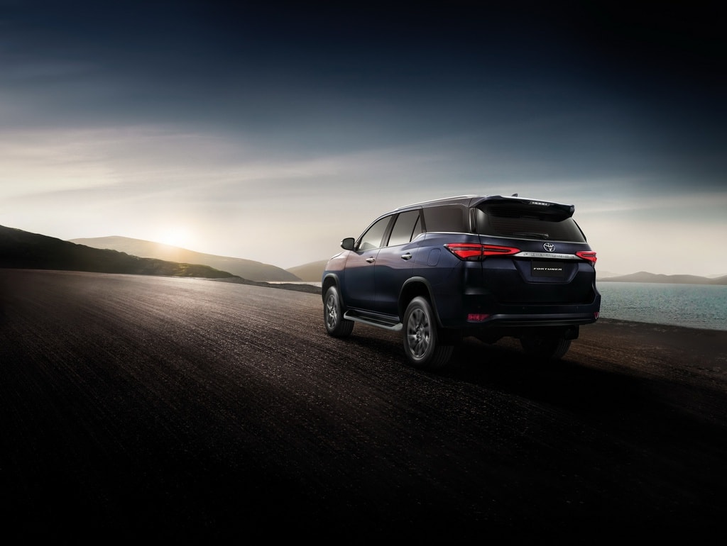 Fortuner 2021 có 2 phiên bản: Fortuner tiêu chuẩn và Fortuner Legender.