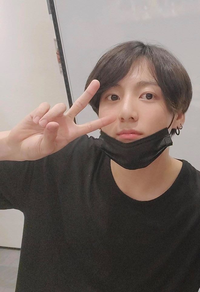 Sau talkshow radio kết thúc từ khóa về Jungkook liên tục leo top trending Twitter Hàn Quốc và toàn thế giới.
