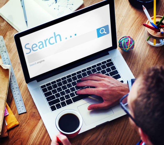 “Săn” vé giá rẻ trên các website. Ảnh minh họa.
