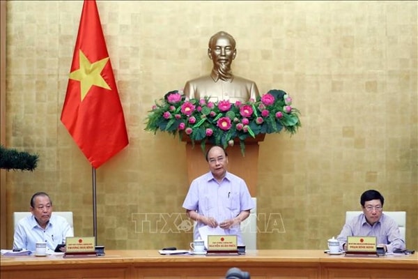 Thủ tướng chủ trì cuộc họp Thường trực Chính phủ với Ban Chỉ đạo Quốc gia phòng, chống dịch COVID-19, sáng 9/6. Ảnh: TTXVN