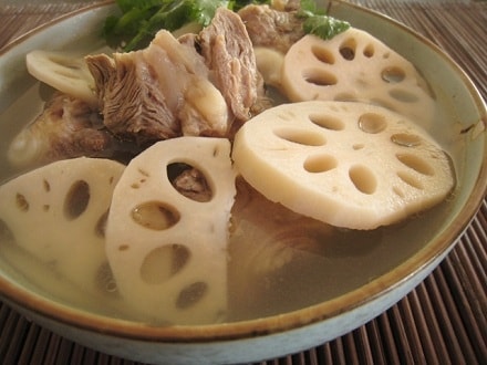 Củ sen là món ăn mát, bổ nhiều dinh dưỡng. Ảnh: TL.
