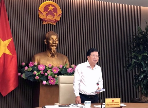 Phó Thủ tướng Chính phủ Trịnh Đình Dũng phát biểu chỉ đạo hội nghị. Ảnh: DV