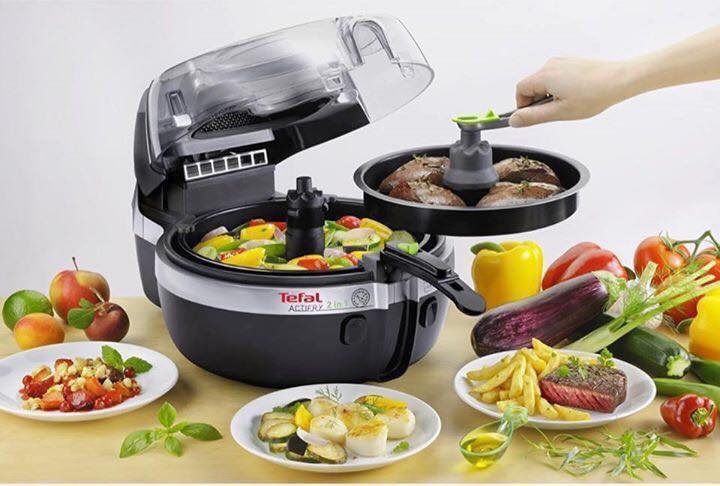 Nồi chiên không dầu đang là vật dụng phổ biến trong nấu ăn của nhiều gia đình hiện nay.