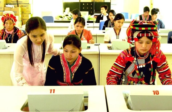 Đến năm 2030, Chương trình phấn đấu khoảng 40% lao động người dân tộc thiểu số biết làm các ngành nghề công nghiệp, tiểu thủ công nghiệp, du lịch, dịch vụ…